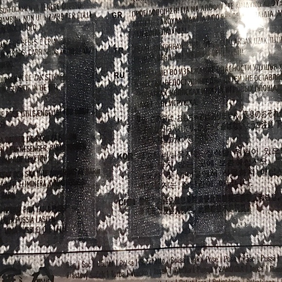 🐝 IVY PARK/ ADIDAS “HALLS OF IVY” Beanie Cap - Picture 4 of 7